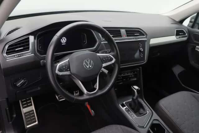 Volkswagen Tiguan (2024) thumbnail 3