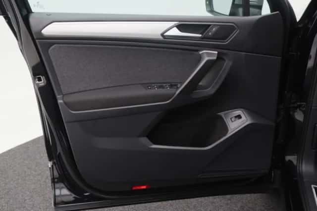 Volkswagen Tiguan (2024) thumbnail 21