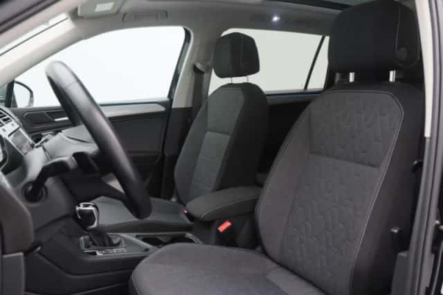 Volkswagen Tiguan (2024) thumbnail 5