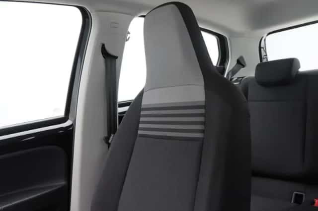 Volkswagen Up! (2021) thumbnail 22
