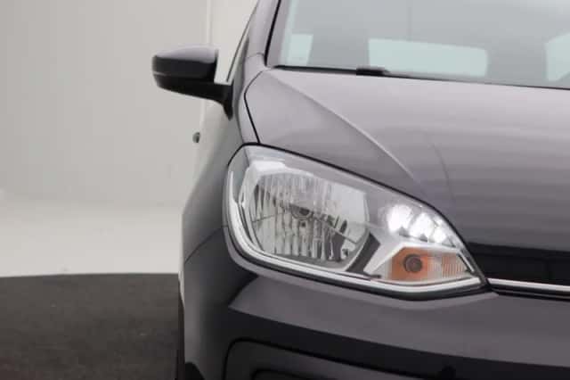 Volkswagen Up! (2021) thumbnail 10