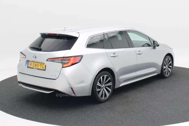 Toyota Corolla (2022) thumbnail 2