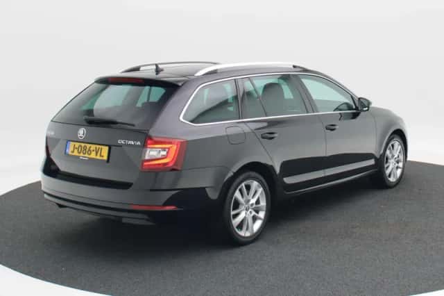 Škoda Octavia (2020) thumbnail 2
