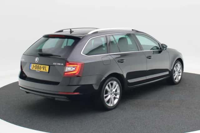 Škoda Octavia (2020) thumbnail 2