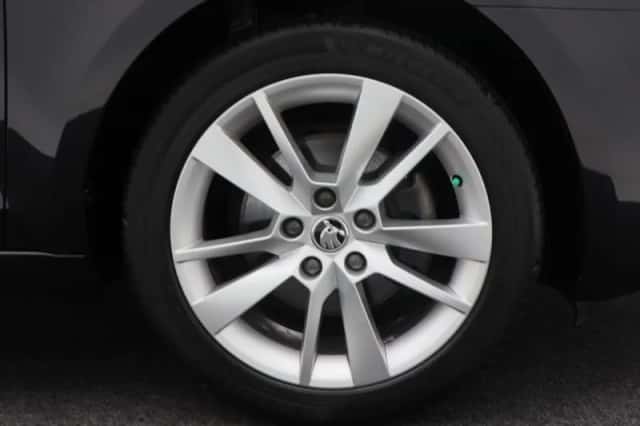 Škoda Octavia (2020) thumbnail 11