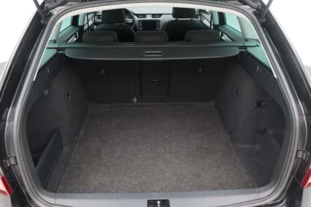 Škoda Octavia (2020) thumbnail 15