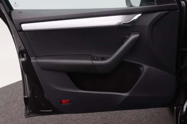 Škoda Octavia (2020) thumbnail 16