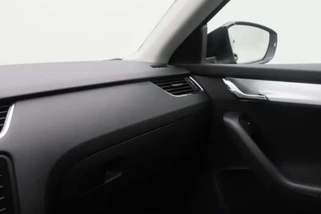 Škoda Octavia (2020) thumbnail 28