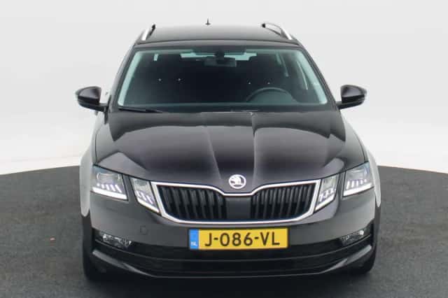 Škoda Octavia (2020) thumbnail 4