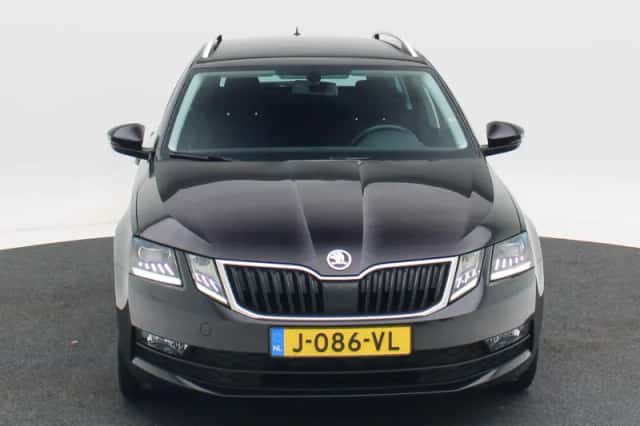 Škoda Octavia (2020) thumbnail 4