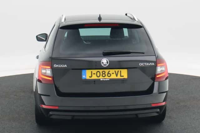 Škoda Octavia (2020) thumbnail 6