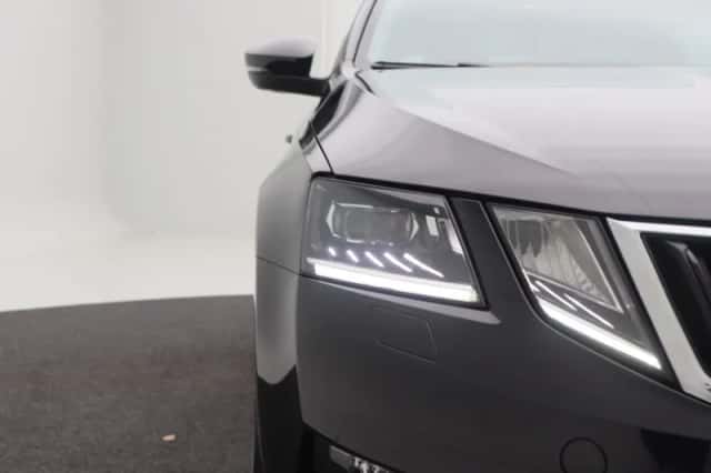Škoda Octavia (2020) thumbnail 8