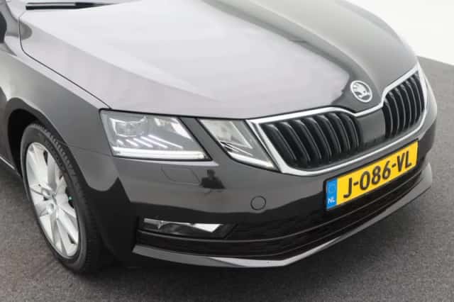 Škoda Octavia (2020) thumbnail 10