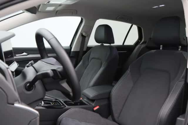 Volkswagen Golf (2025) thumbnail 19