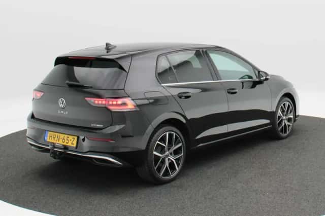 Volkswagen Golf (2025) thumbnail 3