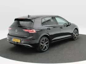 Volkswagen Golf (2025) thumbnail 3