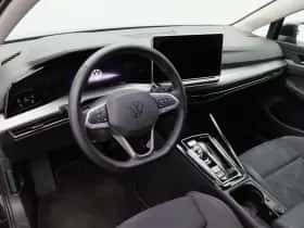 Volkswagen Golf (2025) thumbnail 4