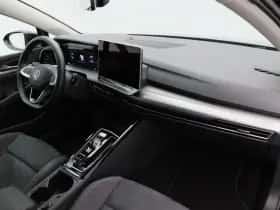 Volkswagen Golf (2025) thumbnail 37