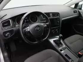 Volkswagen Golf (2018) thumbnail 3