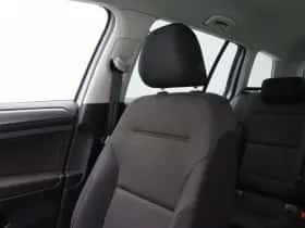 Volkswagen Golf (2018) thumbnail 32
