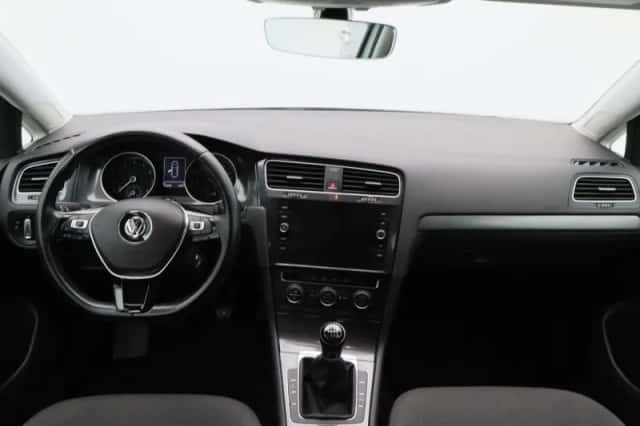 Volkswagen Golf (2018) thumbnail 33