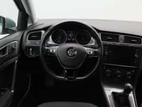 Volkswagen Golf (2018) thumbnail 34