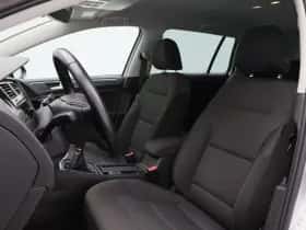 Volkswagen Golf (2018) thumbnail 5