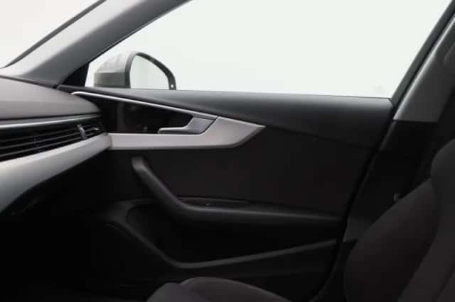 Audi A4 (2019) thumbnail 32