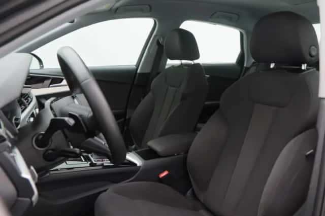 Audi A4 (2019) thumbnail 5