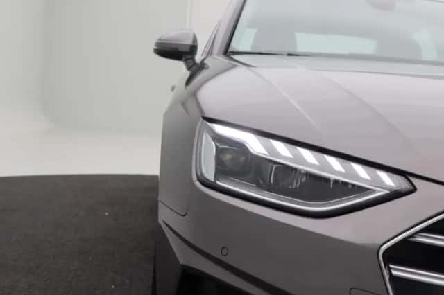 Audi A4 (2019) thumbnail 10