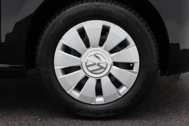 Volkswagen Up! (2023) thumbnail 11