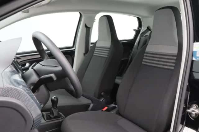 Volkswagen Up! (2023) thumbnail 17