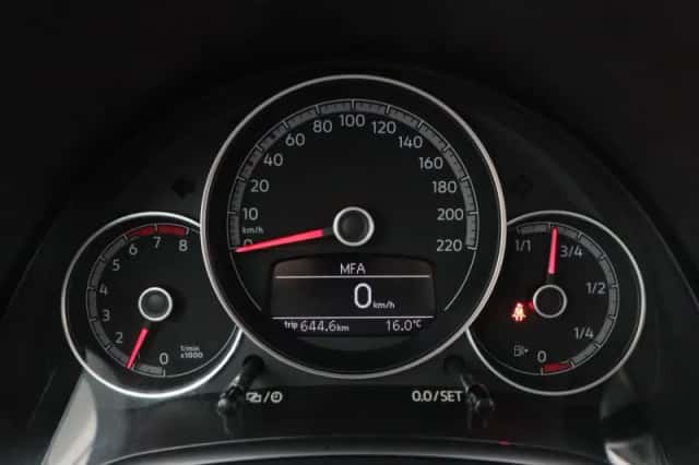 Volkswagen Up! (2023) thumbnail 18