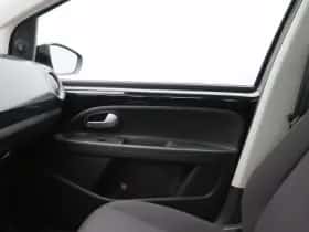 Volkswagen Up! (2023) thumbnail 22