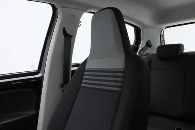 Volkswagen Up! (2023) thumbnail 23