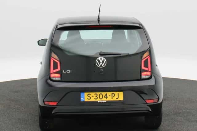 Volkswagen Up! (2023) thumbnail 5