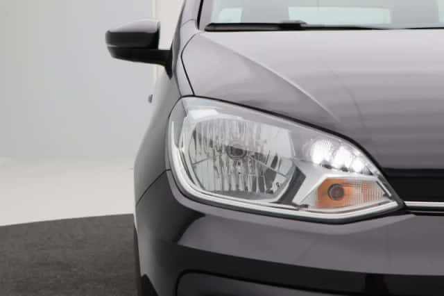 Volkswagen Up! (2023) thumbnail 8