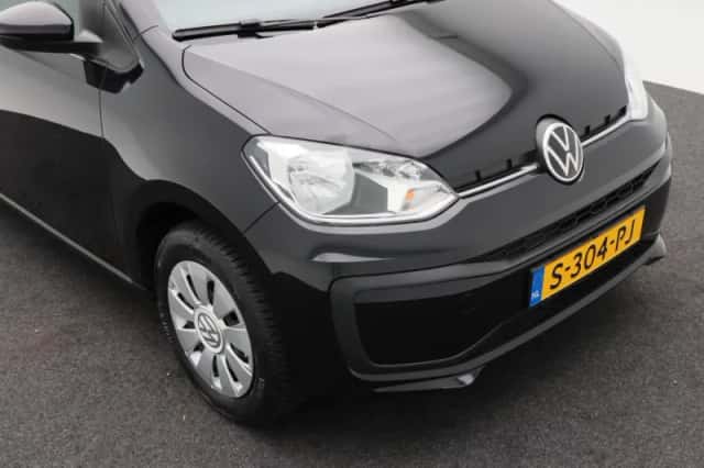 Volkswagen Up! (2023) thumbnail 10