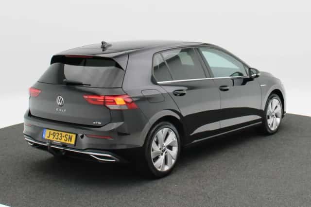 Volkswagen Golf (2020) thumbnail 2