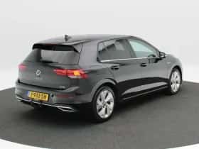 Volkswagen Golf (2020) thumbnail 2