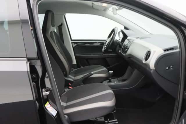 Volkswagen Up! (2019) thumbnail 29