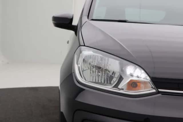 Volkswagen Up! (2019) thumbnail 10
