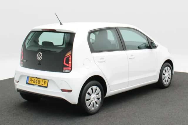 Volkswagen Up! (2020) thumbnail 2