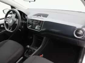 Volkswagen Up! (2020) thumbnail 28