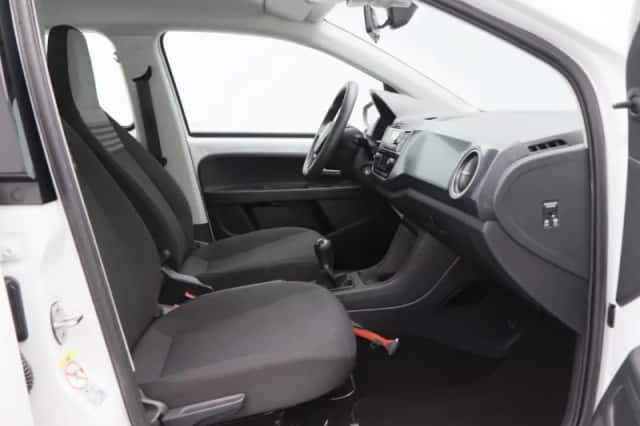 Volkswagen Up! (2020) thumbnail 29
