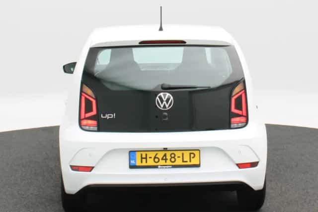 Volkswagen Up! (2020) thumbnail 6