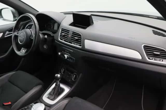 Audi Q3 (2018) thumbnail 38