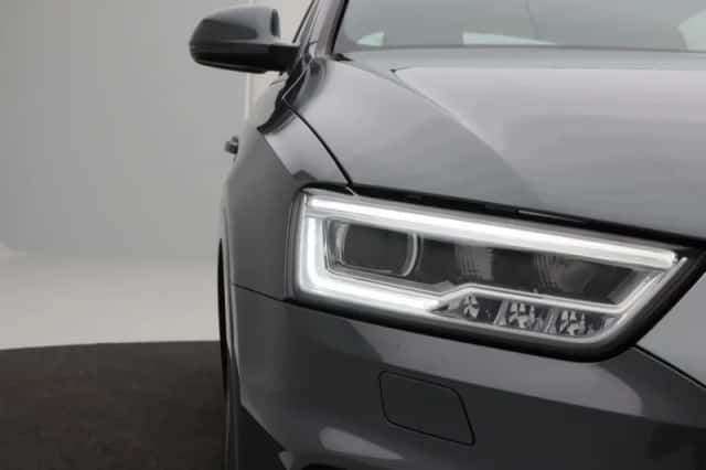 Audi Q3 (2018) thumbnail 8