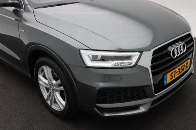 Audi Q3 (2018) thumbnail 9