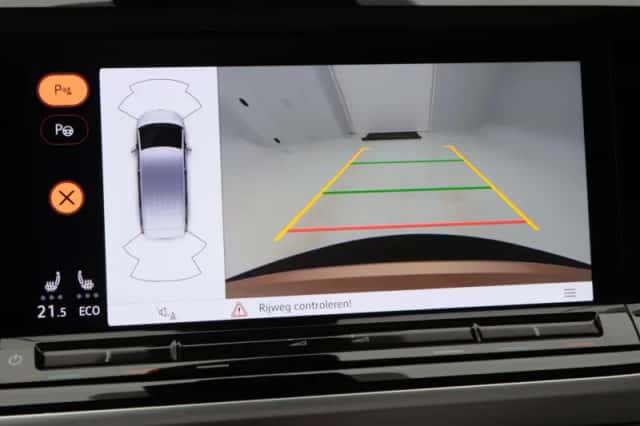 Volkswagen Multivan (2023) thumbnail 32